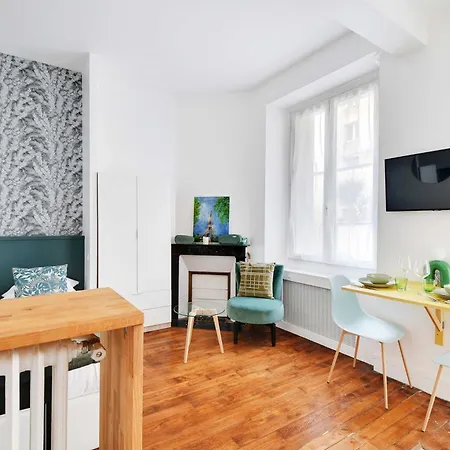 Cozy With Terrace Near The Eiffel Tower Casa vacanze *